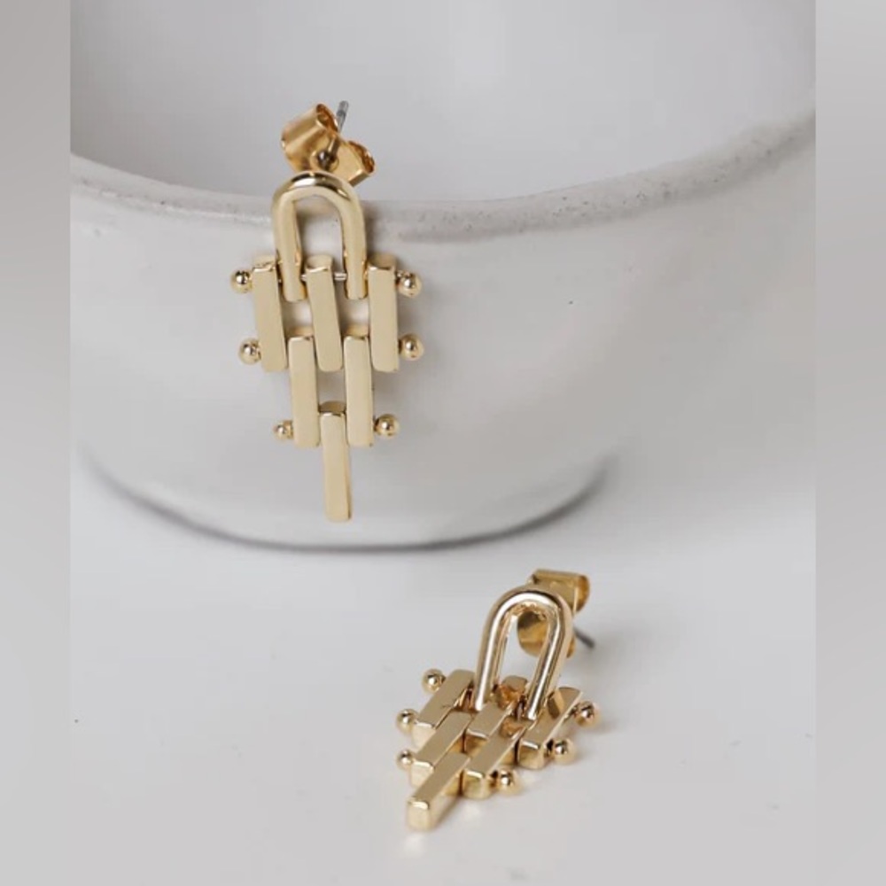 Dress Up gold drip earrings ⭐️ NWT